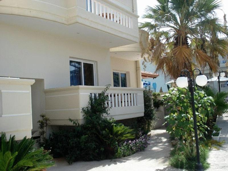 Akatos Hotel Agia Marina  Exterior photo