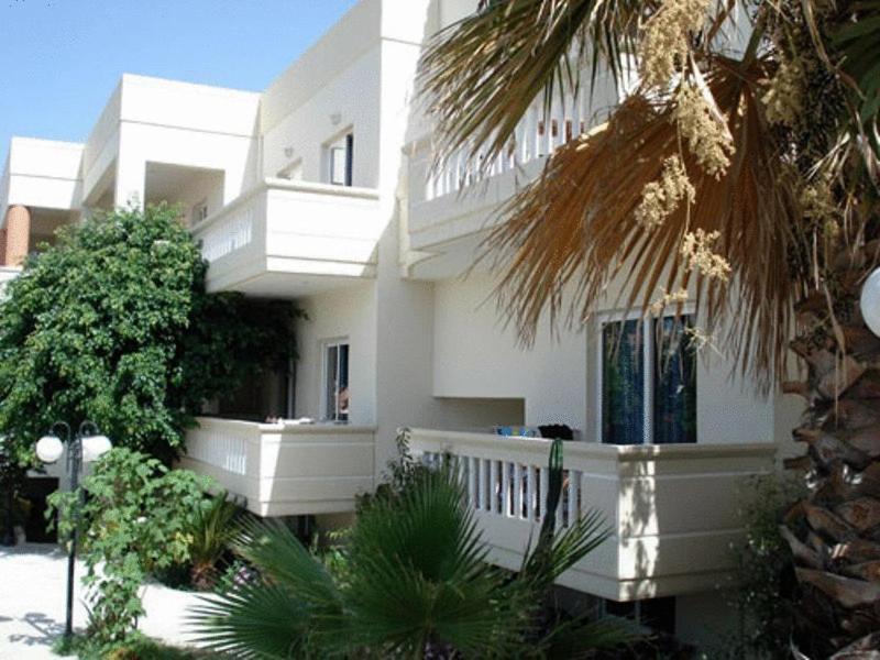 Akatos Hotel Agia Marina  Exterior photo