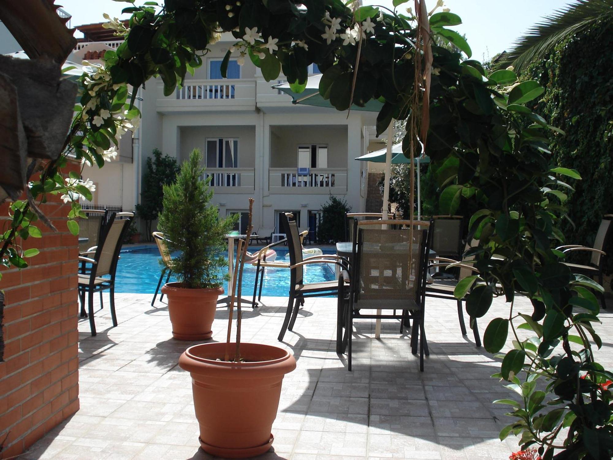 Akatos Hotel Agia Marina  Exterior photo
