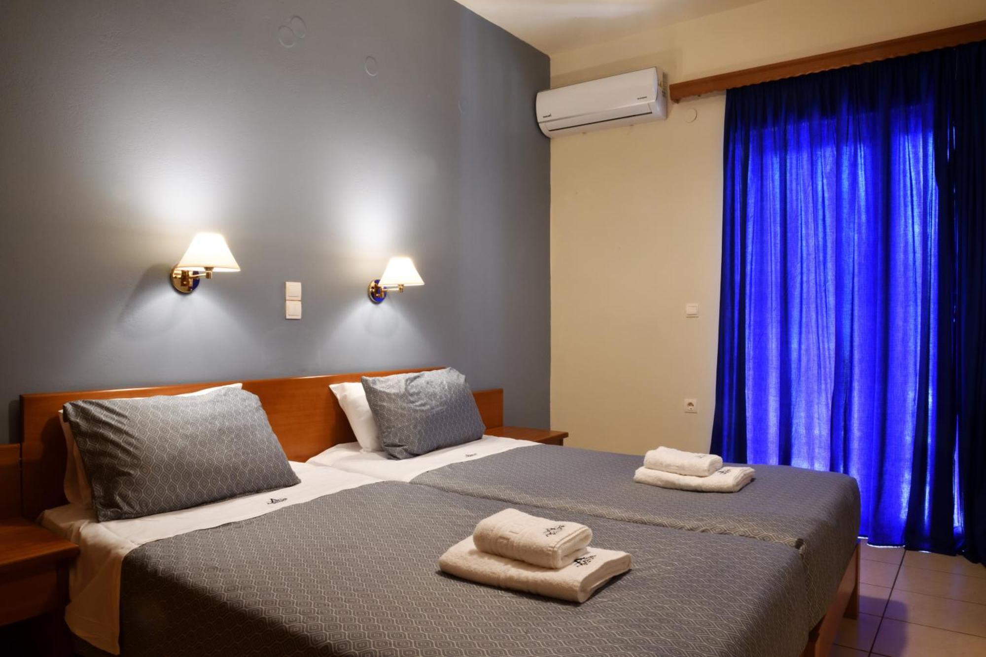Akatos Hotel Agia Marina  Exterior photo