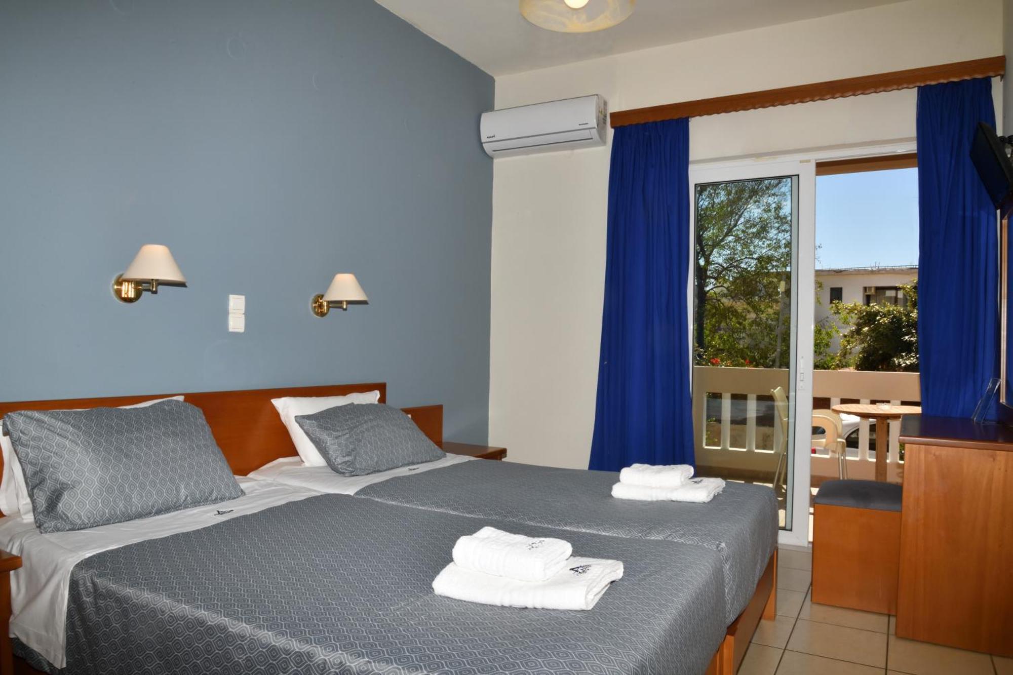 Akatos Hotel Agia Marina  Exterior photo