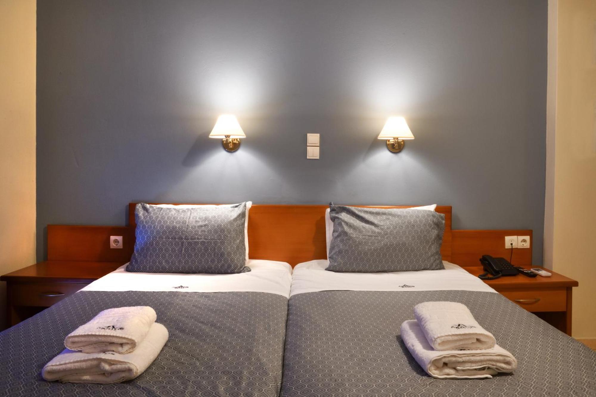 Akatos Hotel Agia Marina  Exterior photo