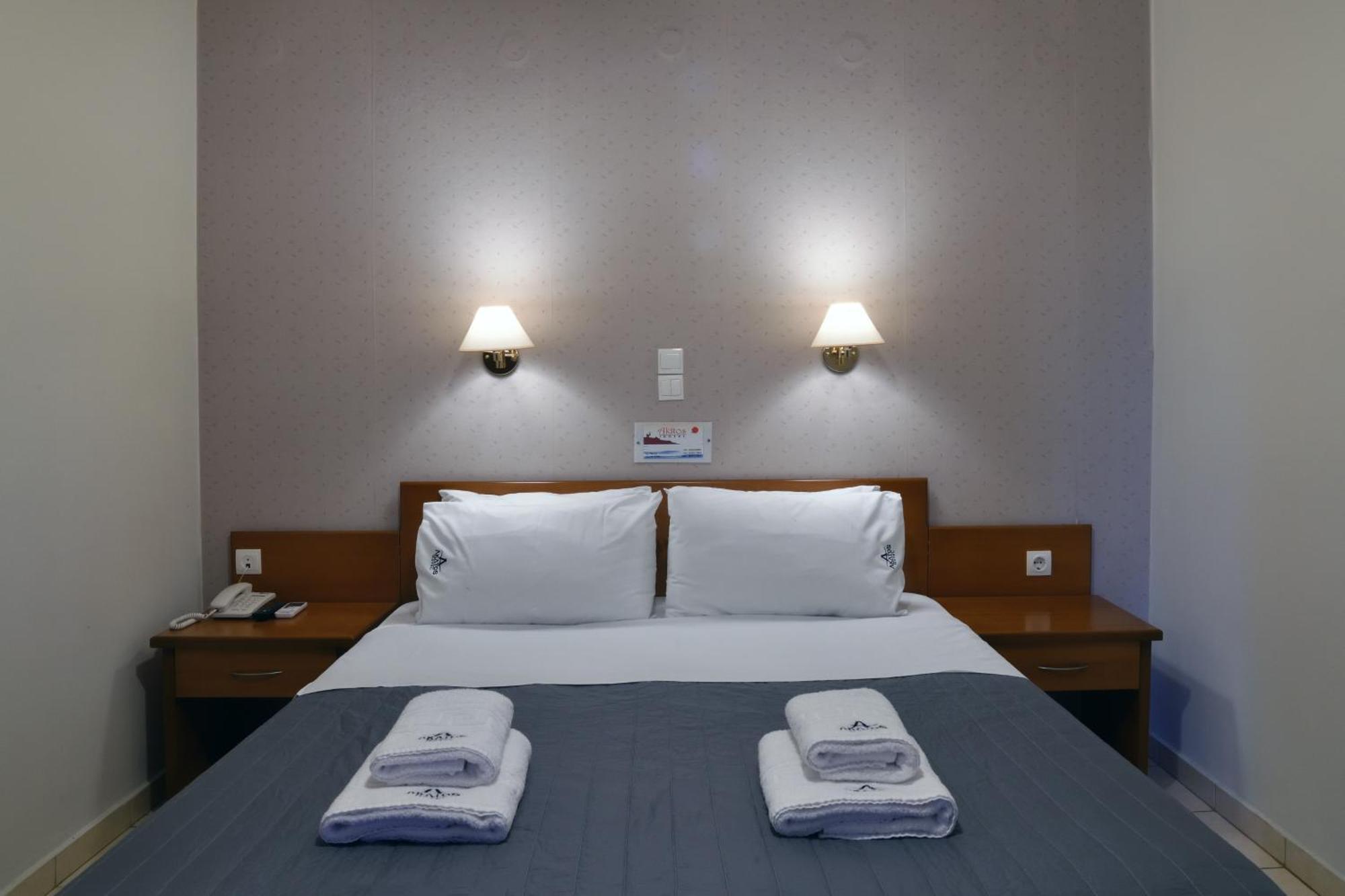 Akatos Hotel Agia Marina  Exterior photo