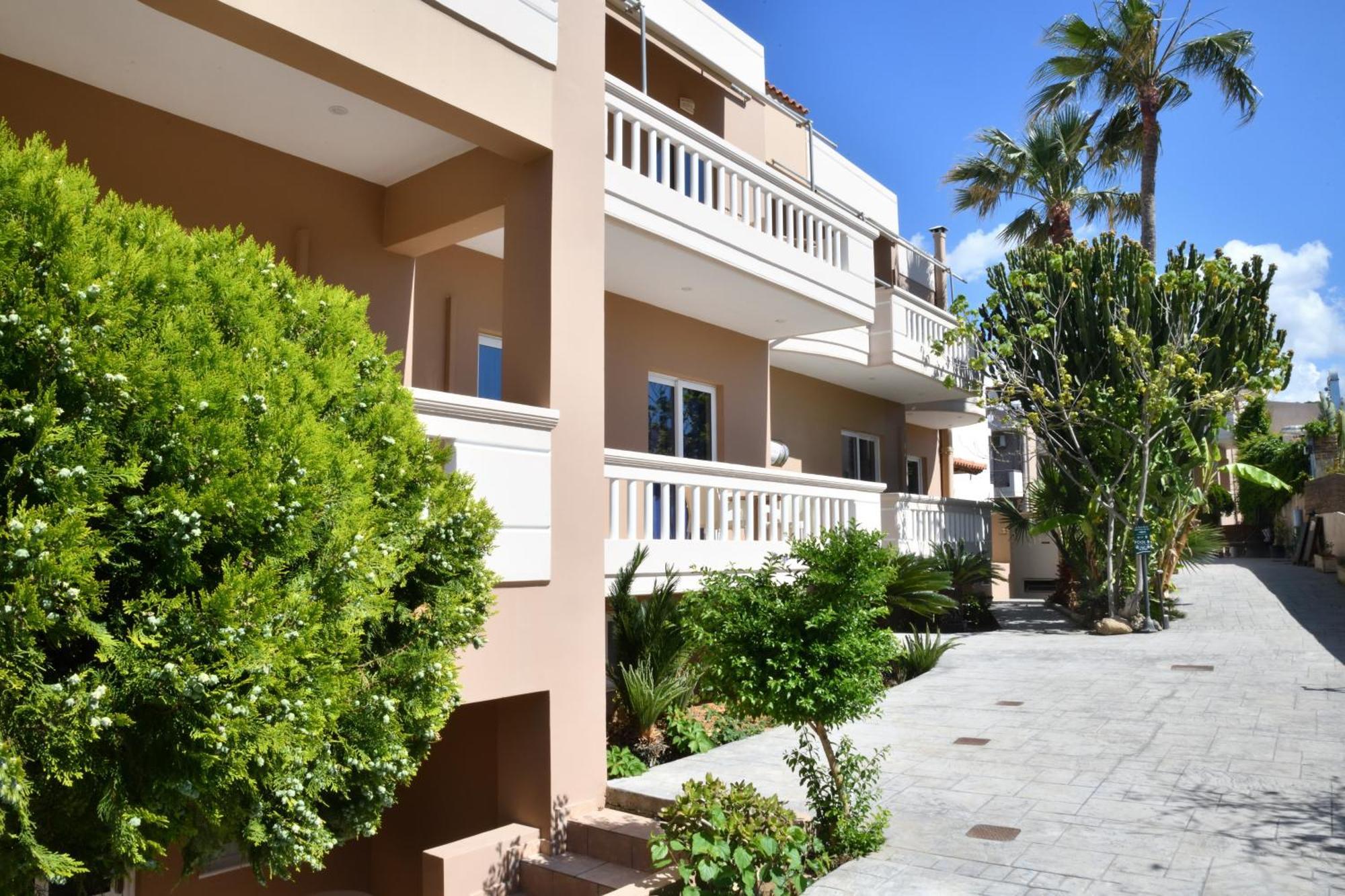 Akatos Hotel Agia Marina  Exterior photo