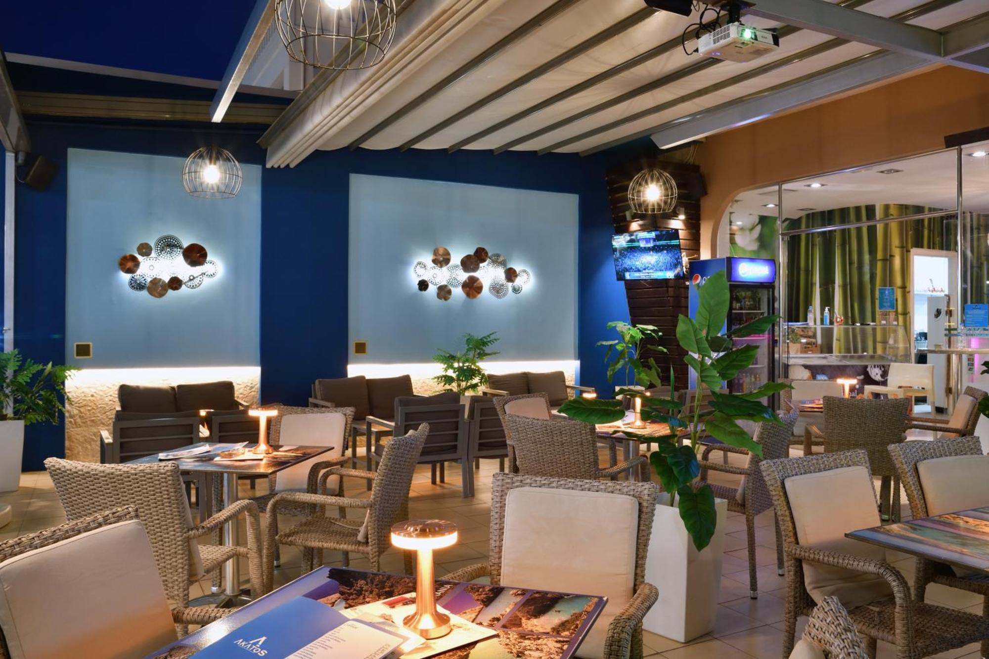 Akatos Hotel Agia Marina  Exterior photo