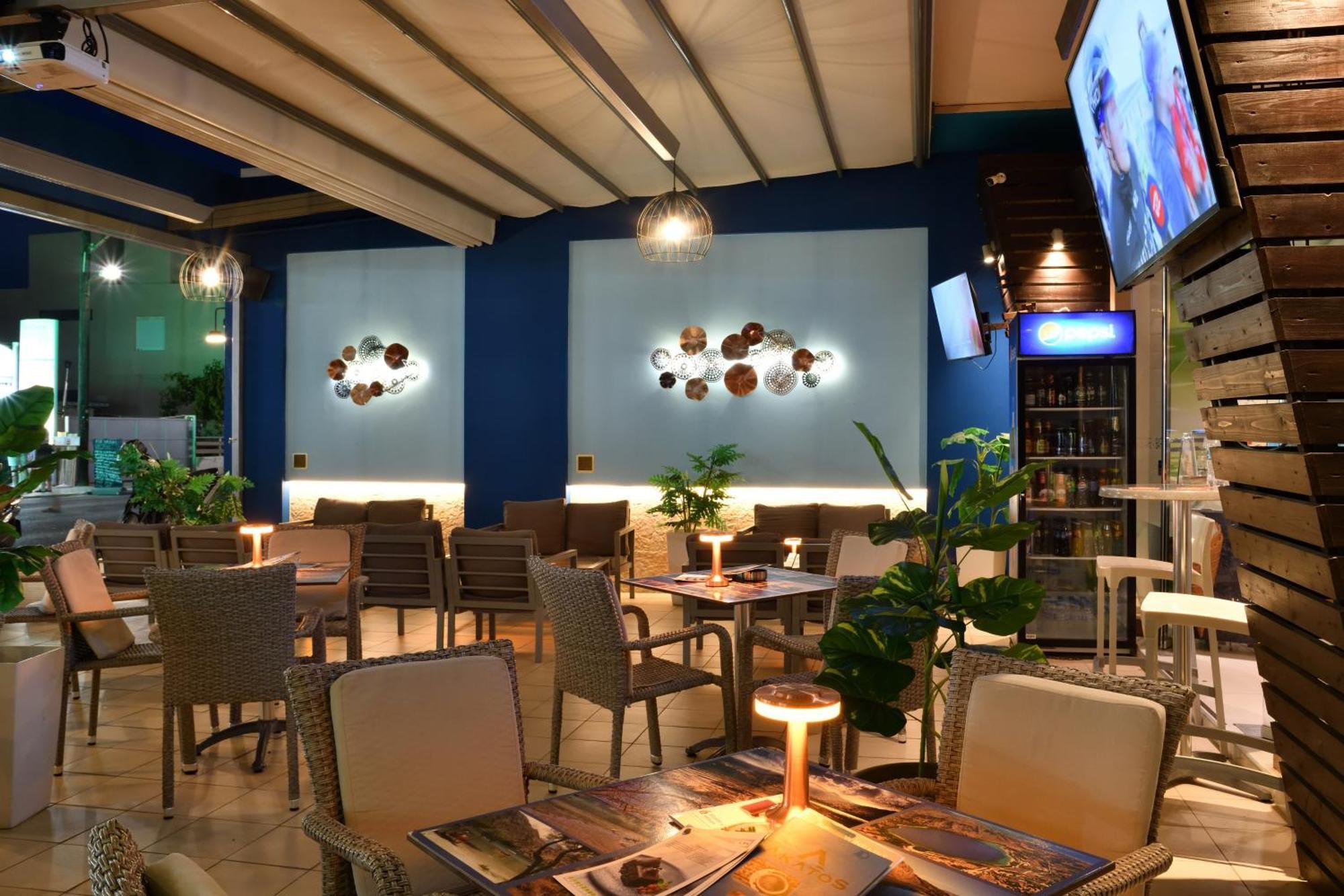 Akatos Hotel Agia Marina  Exterior photo