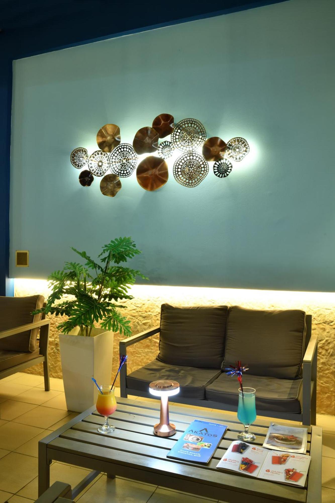 Akatos Hotel Agia Marina  Exterior photo
