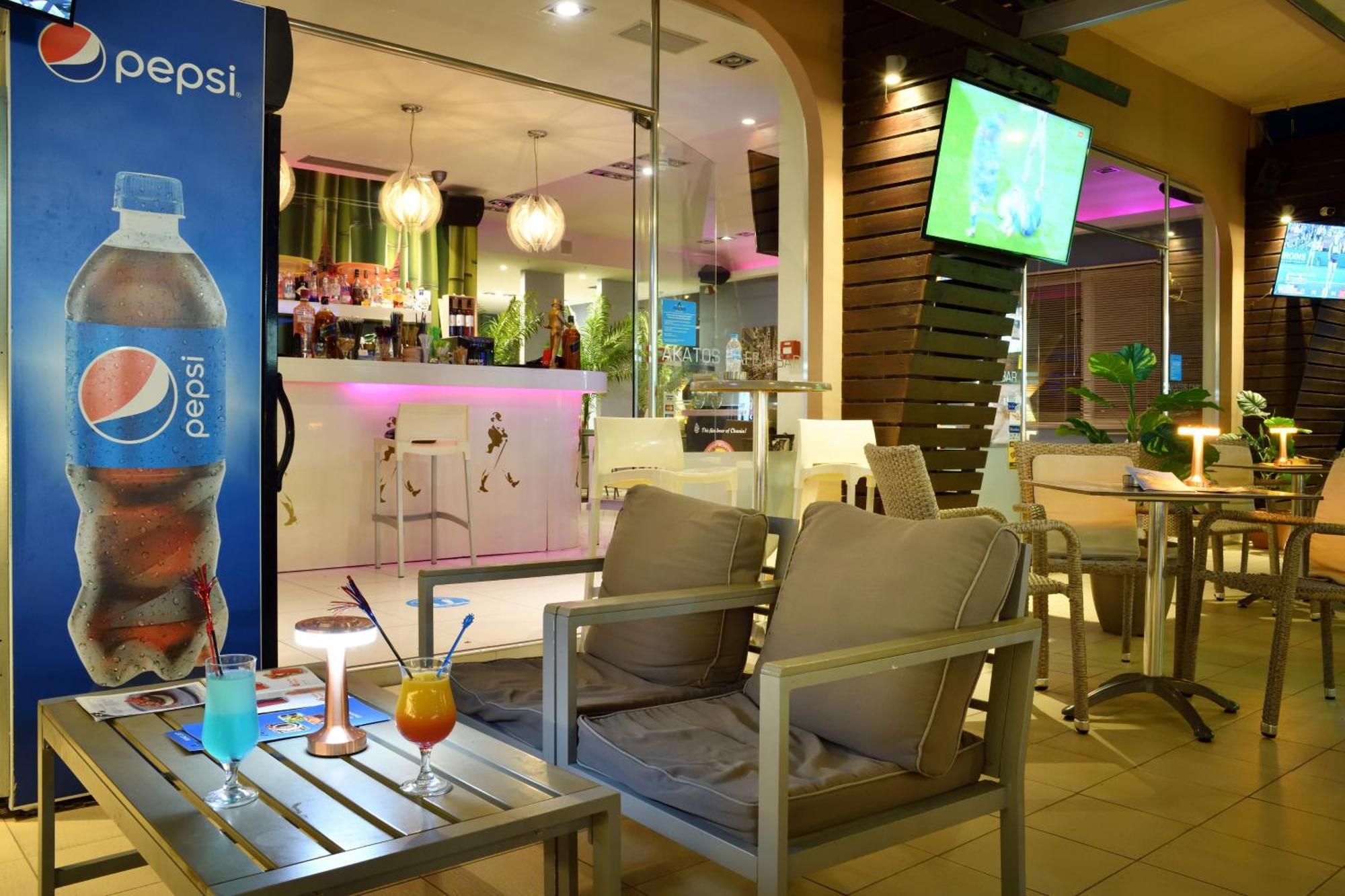 Akatos Hotel Agia Marina  Exterior photo