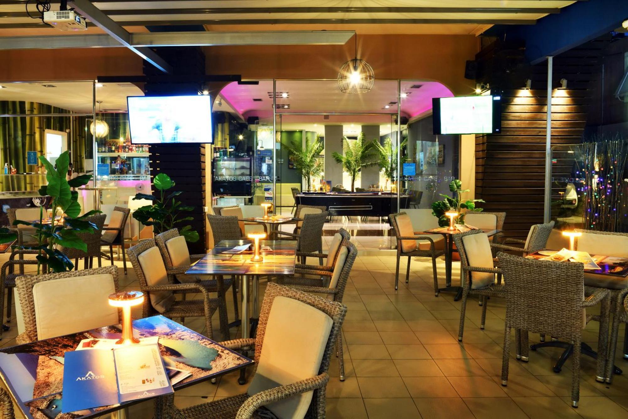 Akatos Hotel Agia Marina  Exterior photo