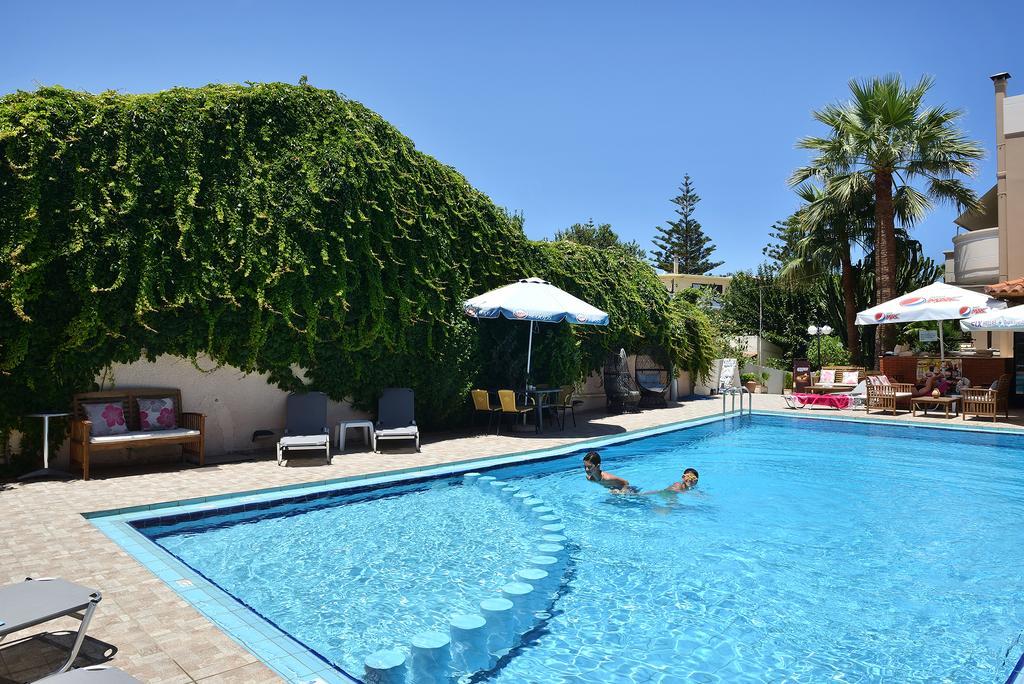 Akatos Hotel Agia Marina  Exterior photo