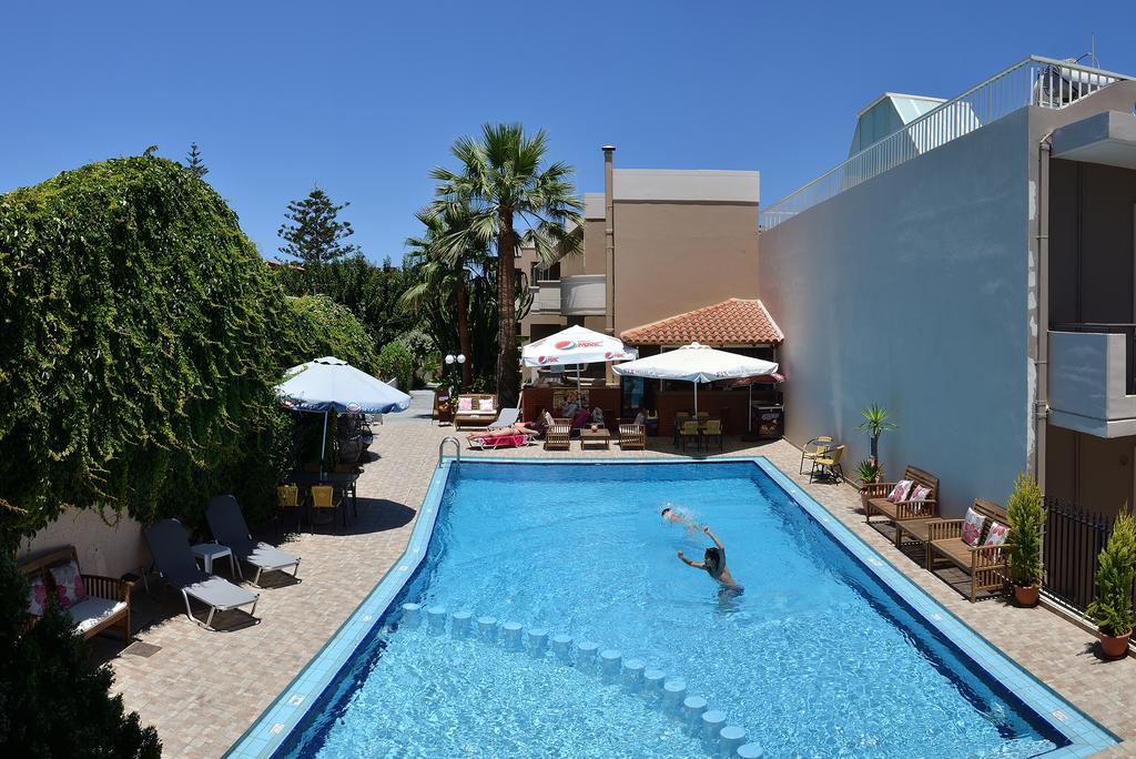 Akatos Hotel Agia Marina  Exterior photo