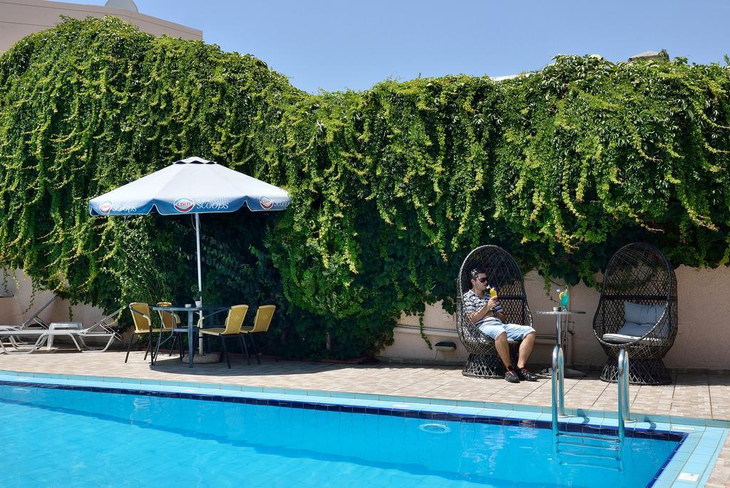 Akatos Hotel Agia Marina  Exterior photo